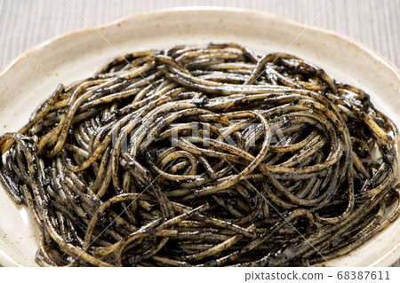 Squid Miss Spaghetti. 68387611