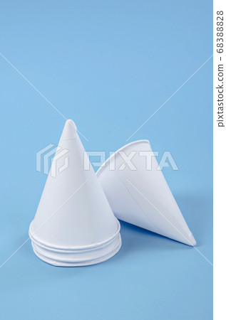 Disposable paper cone water cups water cups. Disposable paper cone water cups water cups. 68388828