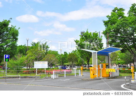 橫濱市戶塚區Matano公園的收費停車場和新鮮綠化 橫濱市戶塚區Matano公園的收費停車場和新鮮綠化 68389806