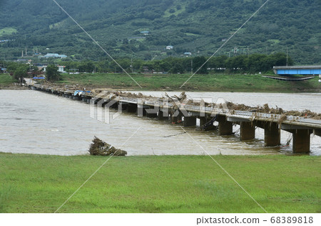 大雨後韓國全羅南道求禮郡求禮邑Seomjin River Bridge 大雨後韓國全羅南道求禮郡求禮邑Seomjin River Bridge 68389818