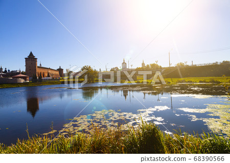 Kolomna Kremlin with a sunny autumn day. Kolomna Kremlin with a sunny autumn day. 68390566