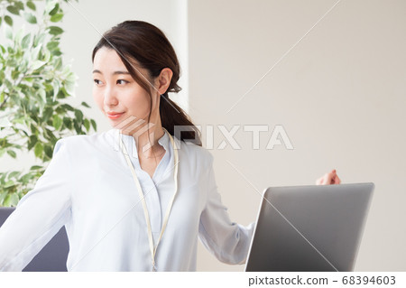 遠程辦公的女人 遠程辦公的女人 68394603