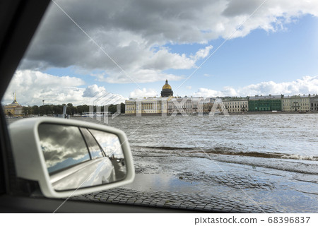 Neva river embankment, the dome of St. Isaac's Neva river embankment, the dome of St. Isaac's 68396837