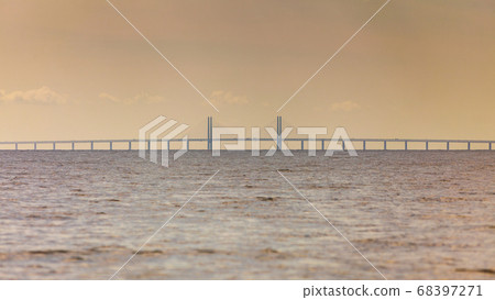 the oresund bridge between denmark and sweden the oresund bridge between denmark and sweden 68397271