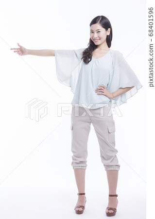女人指著 女人指著 68401596