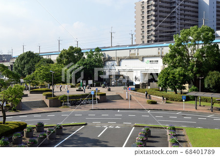 The state in front of Kemigawahama Station on the JR Keiyo Line 68401789