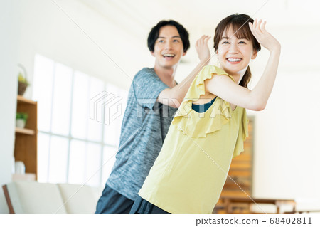對夫婦健身鍛煉舞蹈有氧生活生活方式 68402811