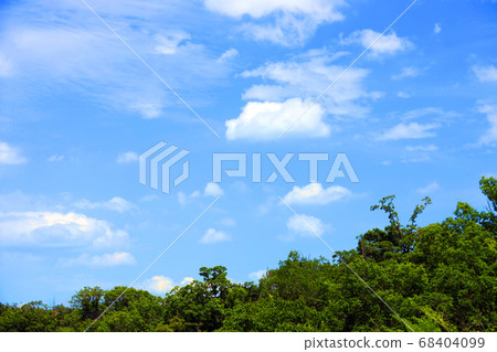 Blue sky scenery in Shiga prefecture, summer sky scenery [August] 68404099