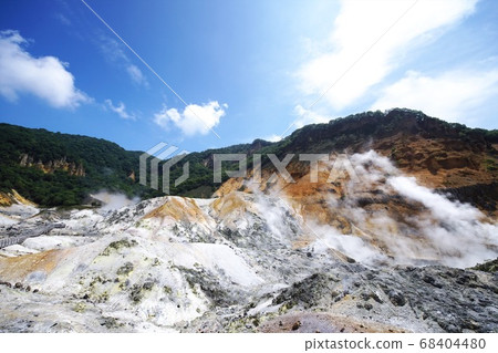 登別溫泉的地獄谷在日本風景最好 登別溫泉的地獄谷在日本風景最好 68404480