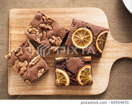 Chocolate brownies 68404650