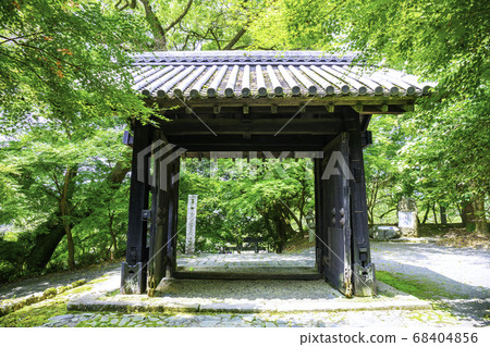 Kuromon, the site of Akizuki Castle in summer 68404856