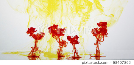 Ink bleeds in water 68407863