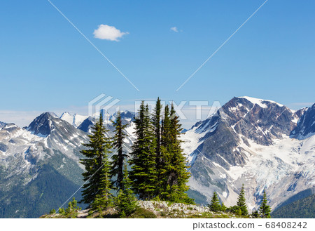 Mountains in Canada Mountains in Canada 68408242