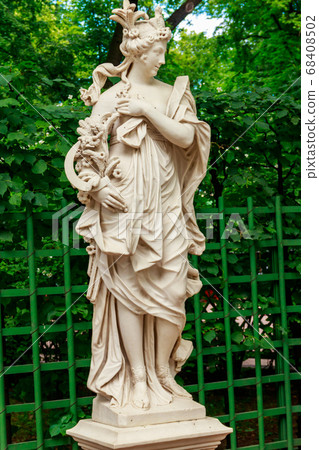 Sculpture "Ceres" in old city park "Summer garden" Sculpture "Ceres" in old city park "Summer garden" 68408502