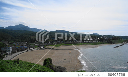 從柏崎市小森看鯨波海岸和米山 從柏崎市小森看鯨波海岸和米山 68408766