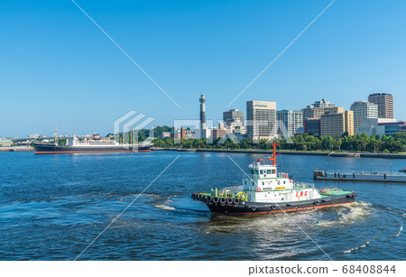 Yokohama cityscape of Japan I want to see Hikawa Maru and Japan's first LNG fuel ship "Kiran" from Yokohama Osanbashi 68408844