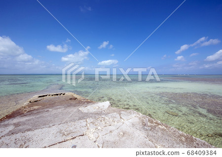West pier of Taketomi-jima Island, Okinawa Prefecture 68409384