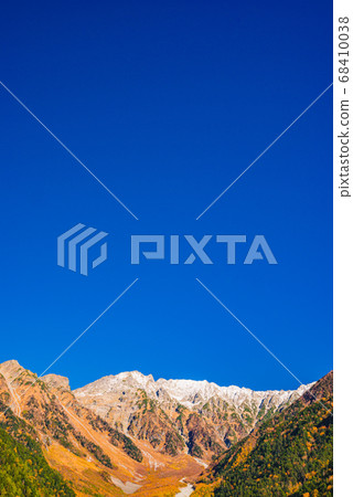 上高地和穗高聯合會染成秋天的顏色[長野縣] 68410038