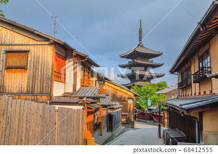 Tower of Yasaka in Kyoto Tower of Yasaka in Kyoto 68412555
