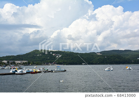 Lake Yamanaka Lake Yamanaka 68413000