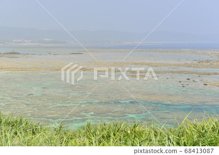 [Kagoshima Prefecture Amami Oshima] Coral reef of Ayamaru cape 68413087