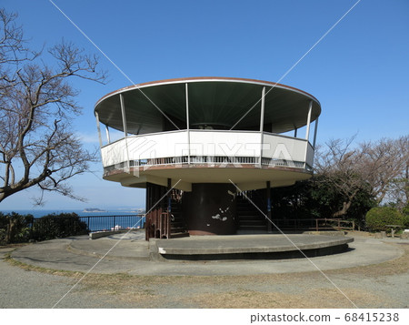 Observatory at Oreyama Park in Zushi City (Enoshima behind) Observatory at Oreyama Park in Zushi City (Enoshima behind) 68415238