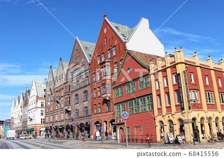 Anna became a model of snow! Norway (Bergen) cityscape 68415556