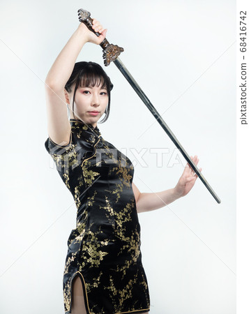 [White background] Chinese girl (China clothes) fighting pose [on waist] 68416742