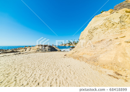 sand and rocks in Laguna Beach sand and rocks in Laguna Beach 68418899