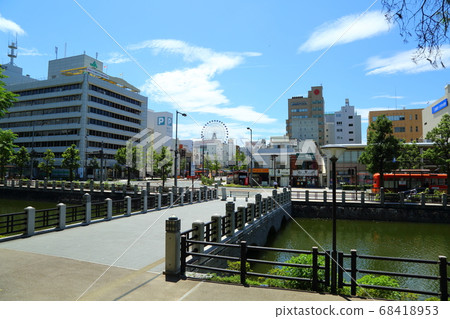 Shiroyama Park moat 68418953