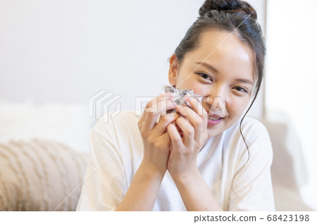 在家吃邊緣的少婦 在家吃邊緣的少婦 68423198