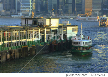 2 Aug 2008 ferry service operator, tourist 68425761