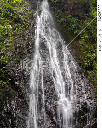 秋川谷瀑布和清流 68426335