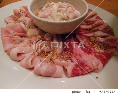 食物牛肉卡樂比豬肉托羅激素3種烤肉 食物牛肉卡樂比豬肉托羅激素3種烤肉 68429532