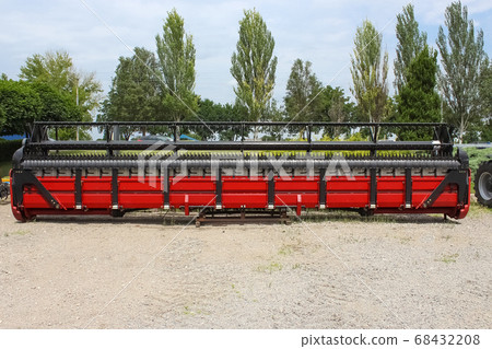 Combine harvester. Reaper. Fragment. Combine harvester. Reaper. Fragment. 68432208