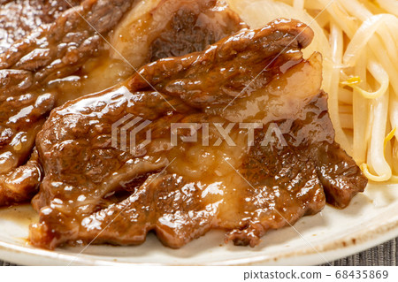 Yakiniku (uses "triangular rose", a rare part of the ribs that is said to be of high quality). 68435869