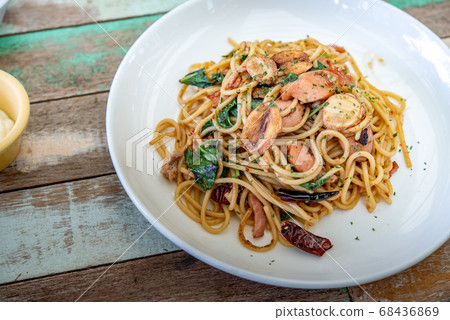 Spaghetti, food, street, asia, delicious, bacon, sausage on the wood floor, photo jpg 68436869
