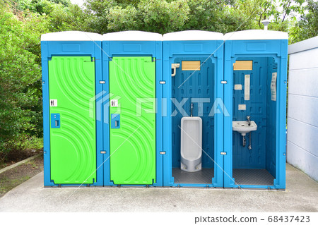 Temporary toilet fixedly installed 68437423