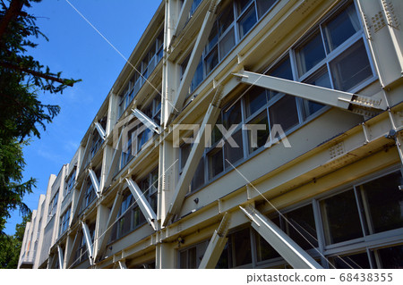 學校建築的抗震改造 68438355