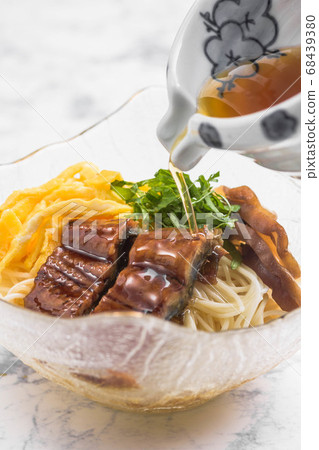 The taste of summer eel noodles The taste of summer eel noodles 68439380