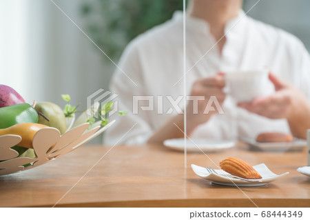 飲食社交距離/業務 68444349