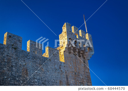 Fortification of Kamerlengo Castle in Trogir. 68444570