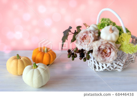 萬聖節南瓜和玫瑰的安排 68446438