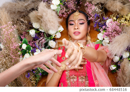 India Traditional costume Wedding bride dress on India Traditional costume Wedding bride dress on 68448516