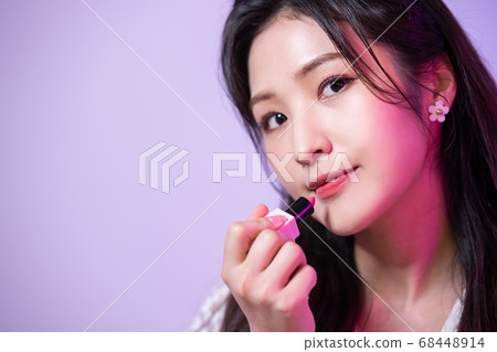 Female colorful Female colorful 68448914