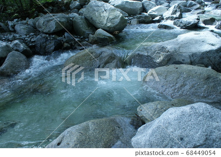 Valley Valley 68449054