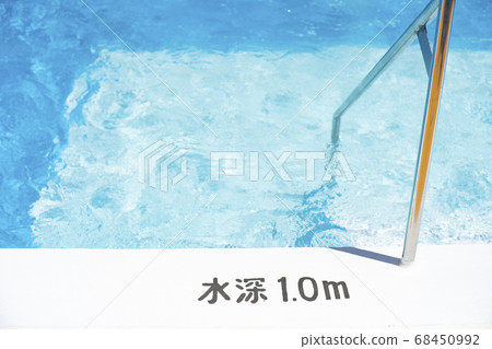 夏日泳池樓梯 夏日泳池樓梯 68450992