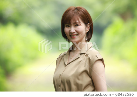 女性肖像 女性肖像 68452580