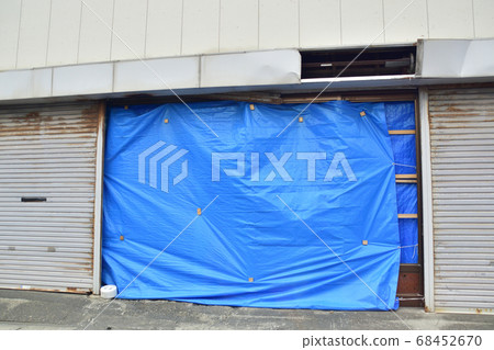 被強風損壞的建築物和房屋 68452670