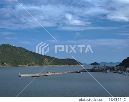 相生灣西側的椿山漁港和東側的金崎崎風光 68454242